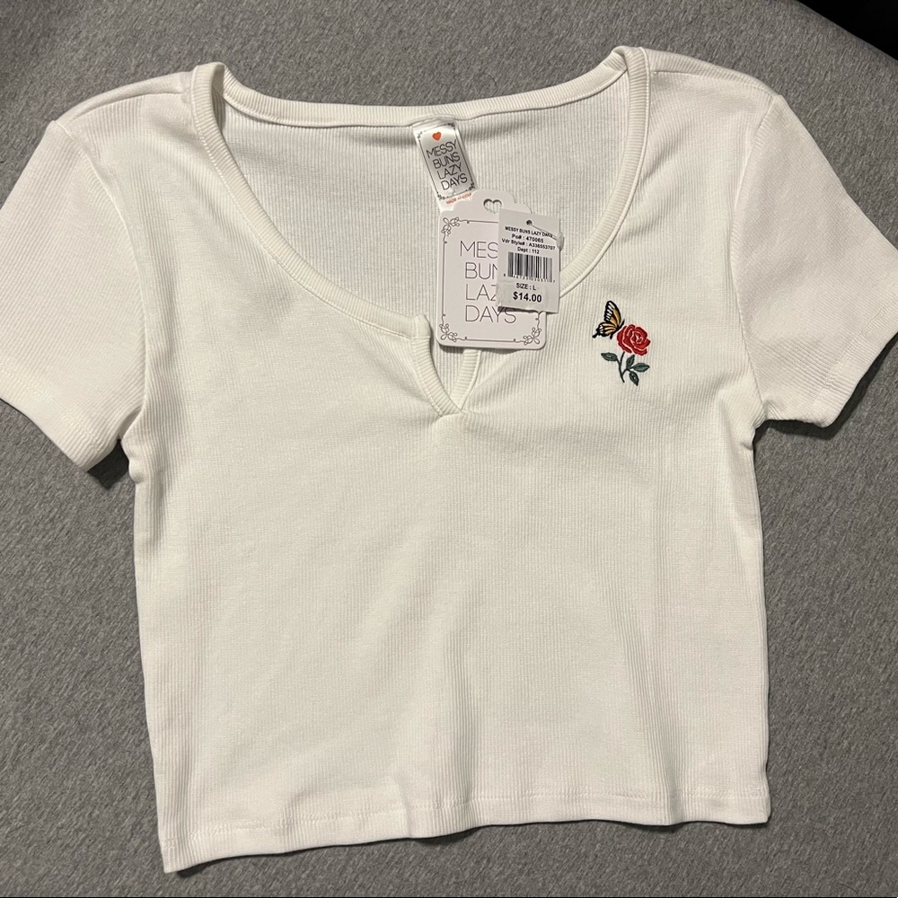 Youth crop top shirt size L